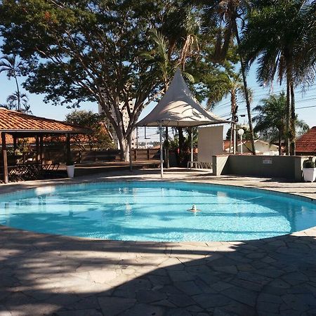 Osvaldo Cruz Angatu Hotel מראה חיצוני תמונה