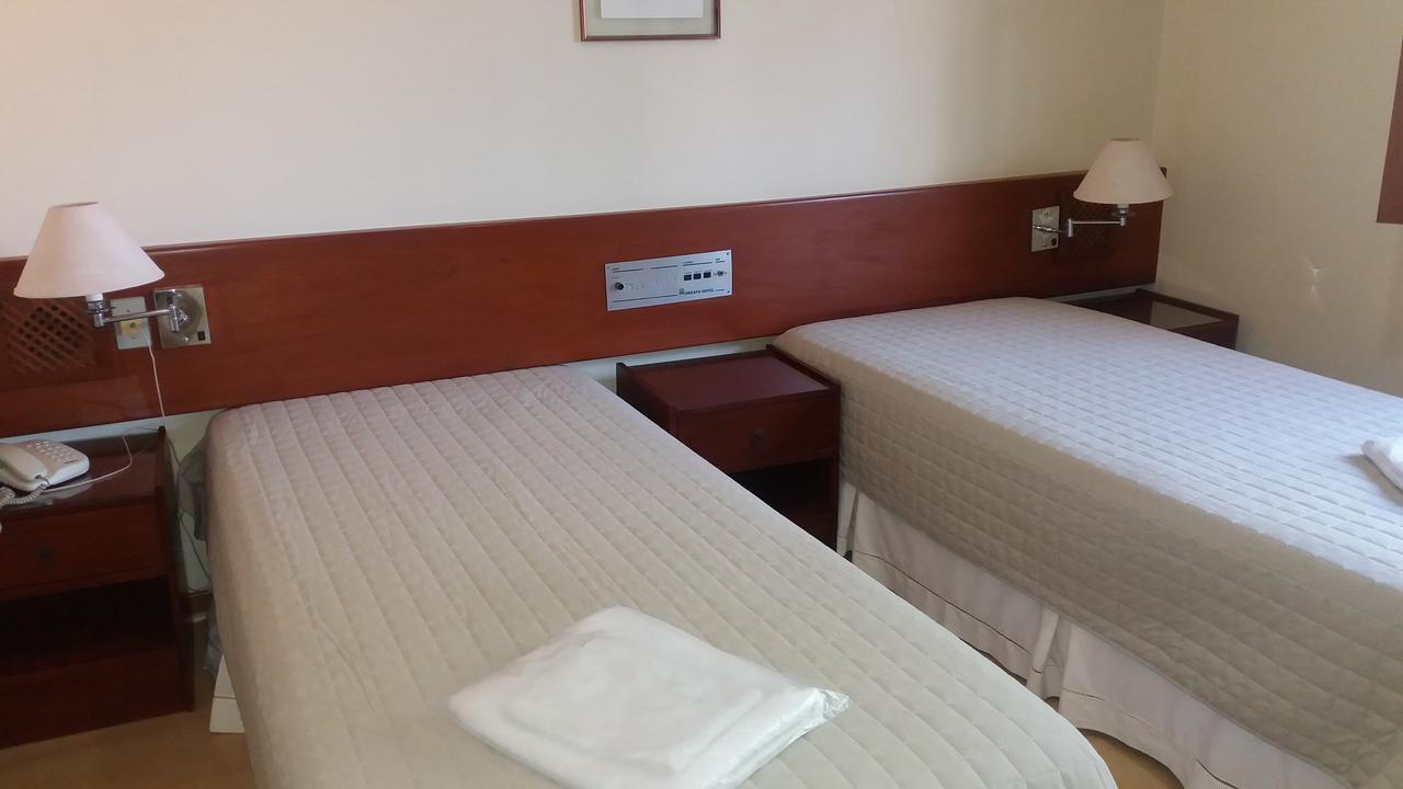 Osvaldo Cruz Angatu Hotel מראה חיצוני תמונה