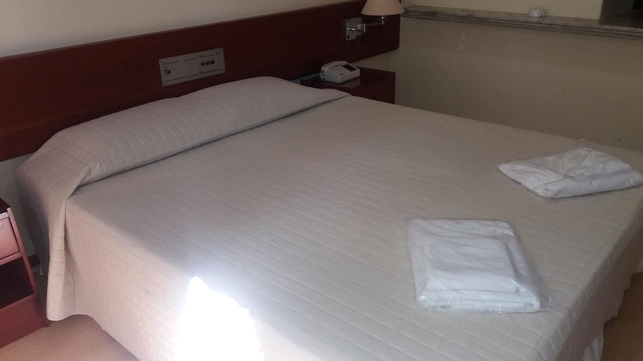 Osvaldo Cruz Angatu Hotel מראה חיצוני תמונה